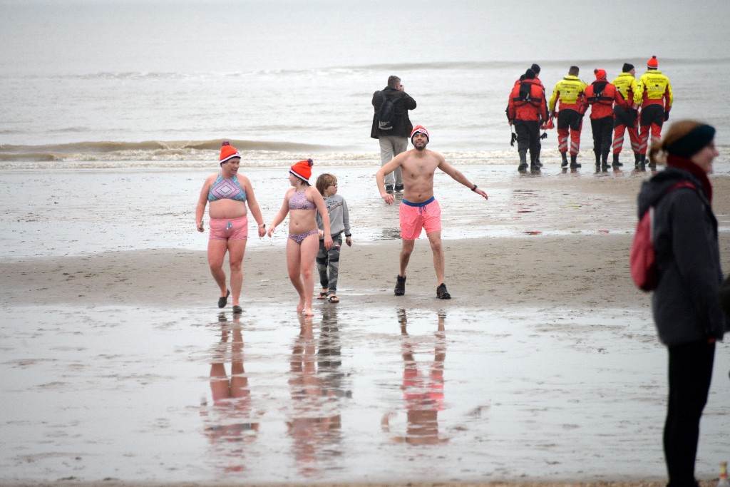 ../Images/Nieuwjaarsduik Nederzandt 2020 157.jpg